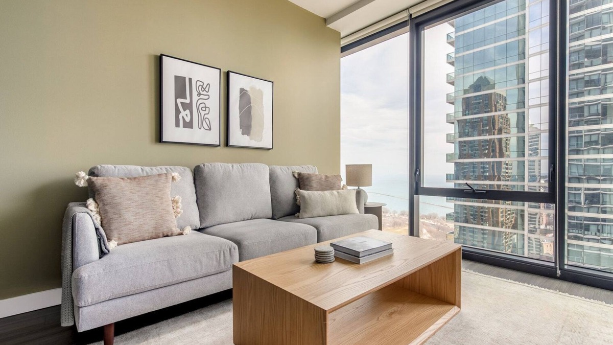 South Loop Apartment | Clean South Loop 1BR, nr Museums, Grant Park & Football, by Blueground