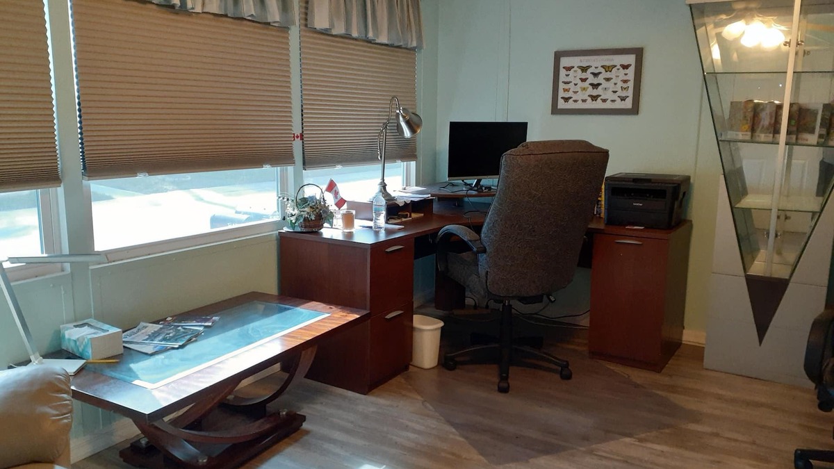Largo House | Clean spacious 2BR mobile home in great senior community in Largo Florida