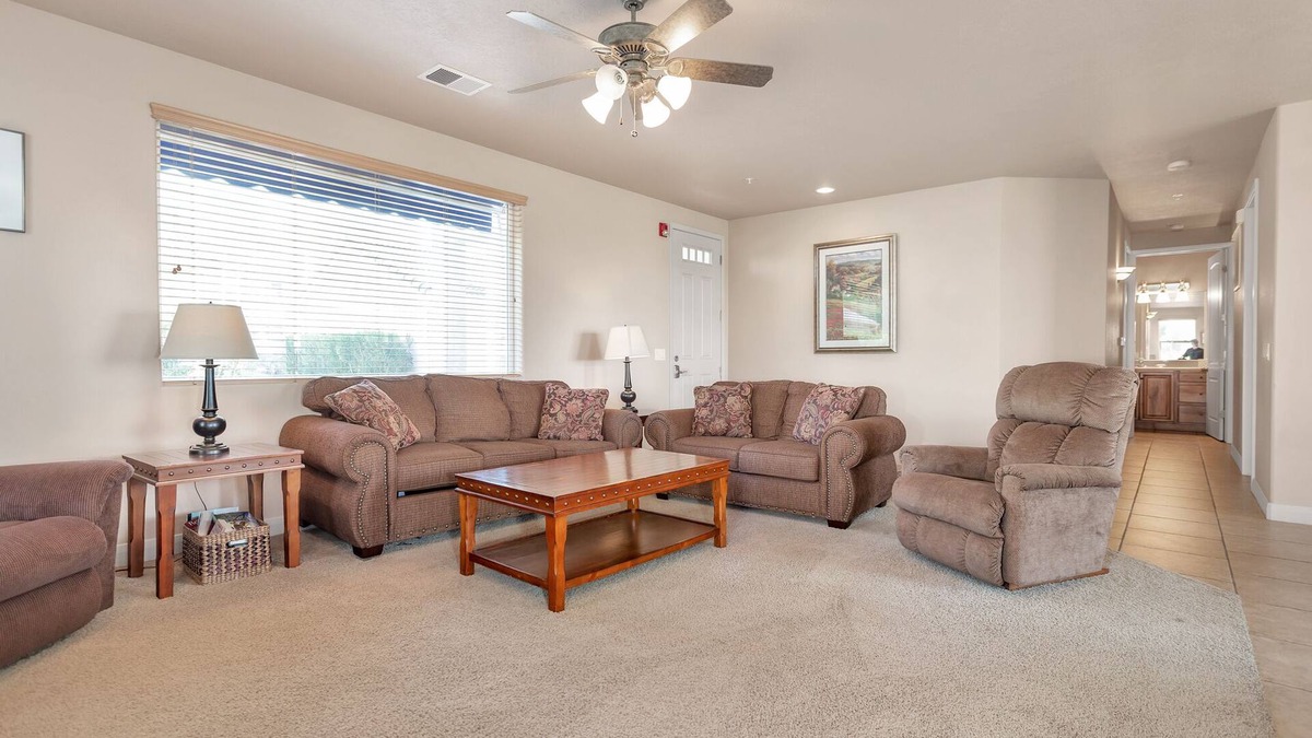 St. George Condo | Clean, Spacious lst Floor End Unit Las Palmas w/Great Views
