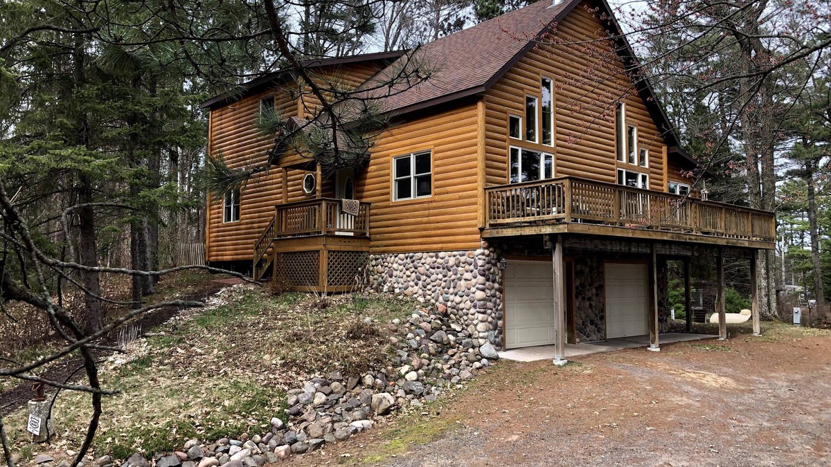 Hayward Cabin | Clean & Spacious On 3,000 Acre Crystal Clear Grindstone Lake