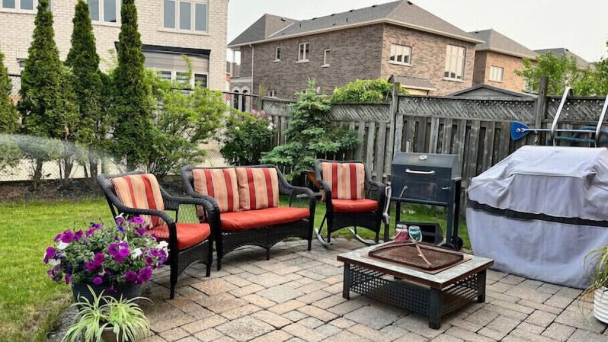 Whitby House | Clean, spacious, poolside entire lower level aptnn