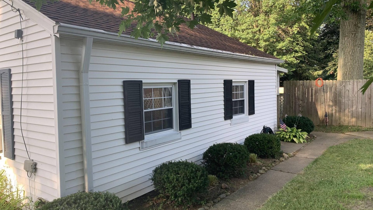 North Canton House | Clean & very comfortable house in quiet/safe residential neighborhood