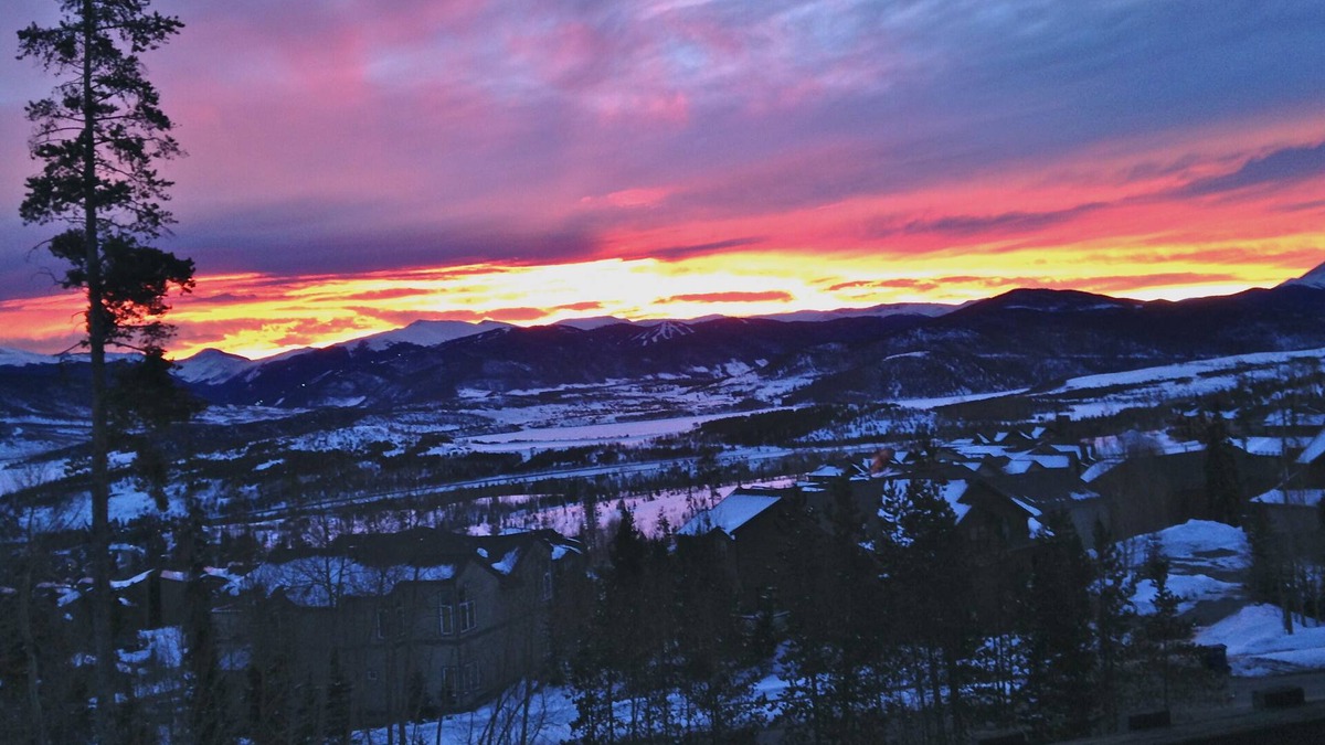 Wildernest Condo | Clean with awesome views. Great for familys ,Sleeps 8