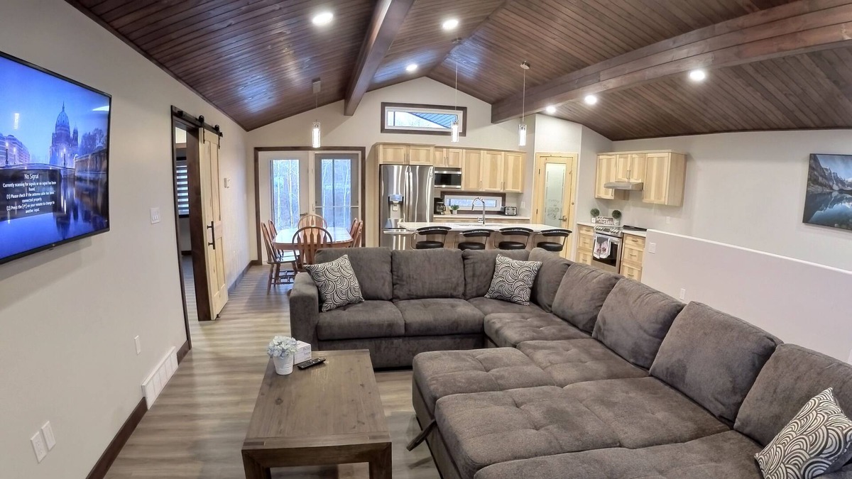 Onanole House | Clear Lake Family Getaway
