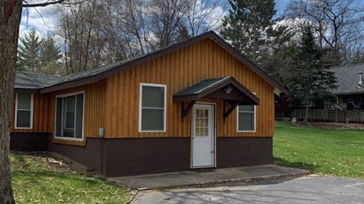 West Branch Cabin | Clear Lake Lodge * Plenty Of Parking Close To Lake And Bar
