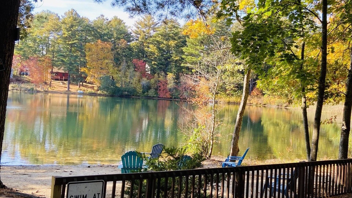 Plymouth Apartment | Clear Pond Inn - Penthouse, Pet friendly beach front property in Plymouth!