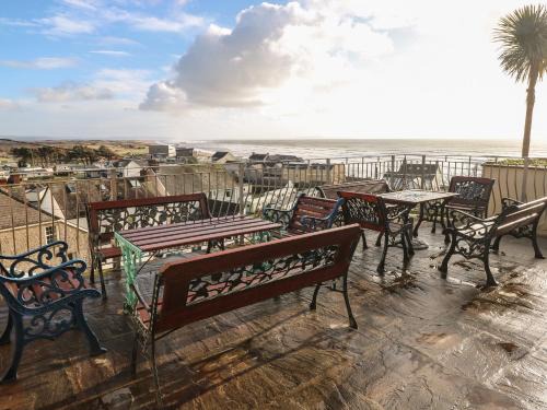 Pendine House | Clear View