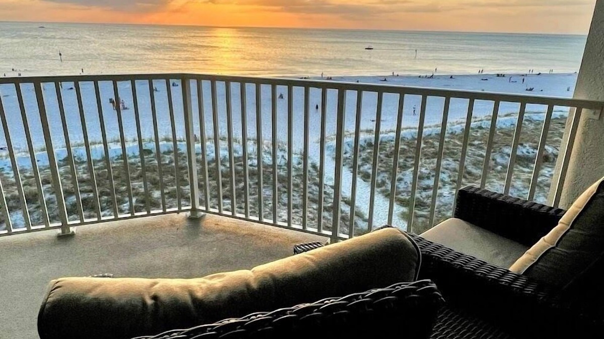 Clearwater Beach Condo | Clearwater Beach Front Luxe Penthouse-Pool