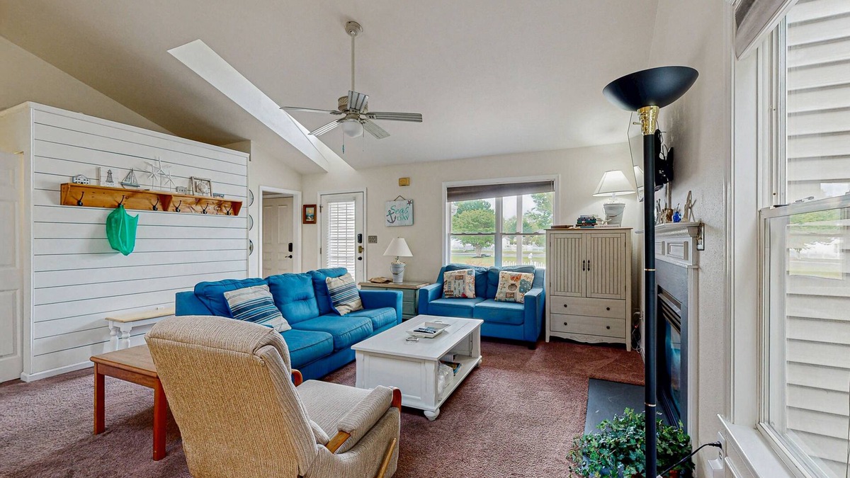 Clearwater House | Clearwater Home Close to the Beach w/Shared Pool, Private Washer/Dryer