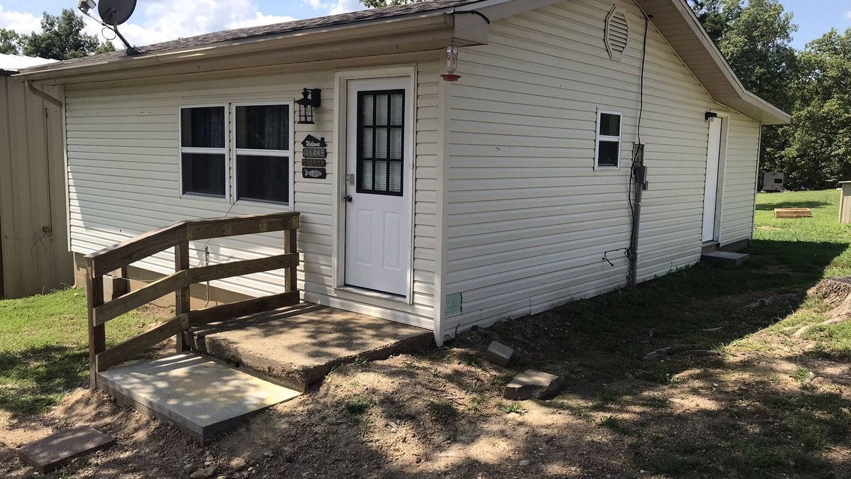 Piedmont Cabin | Clearwater Lake, cabin minutes from Bluff View Marina & boat dock