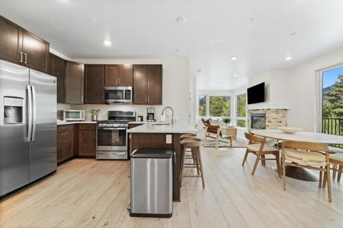 Lakeside Village Apartment | Clearwater Lofts 205 Building 3 by Summit County Mountain Retreats