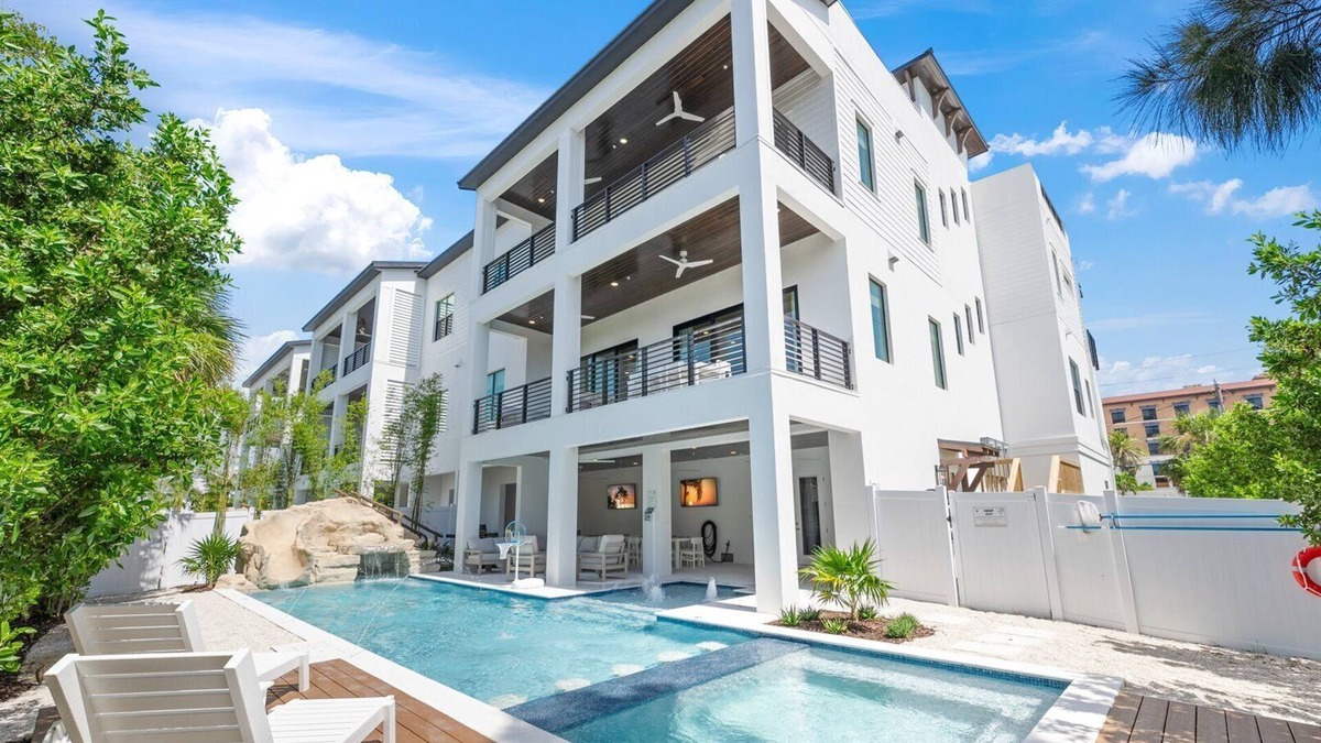Clearwater Beach House | Clearwater Luxury-Resort Pool/Spa/Slide-Bay/Mini Golf-Gulf Views-Bike to Beach
