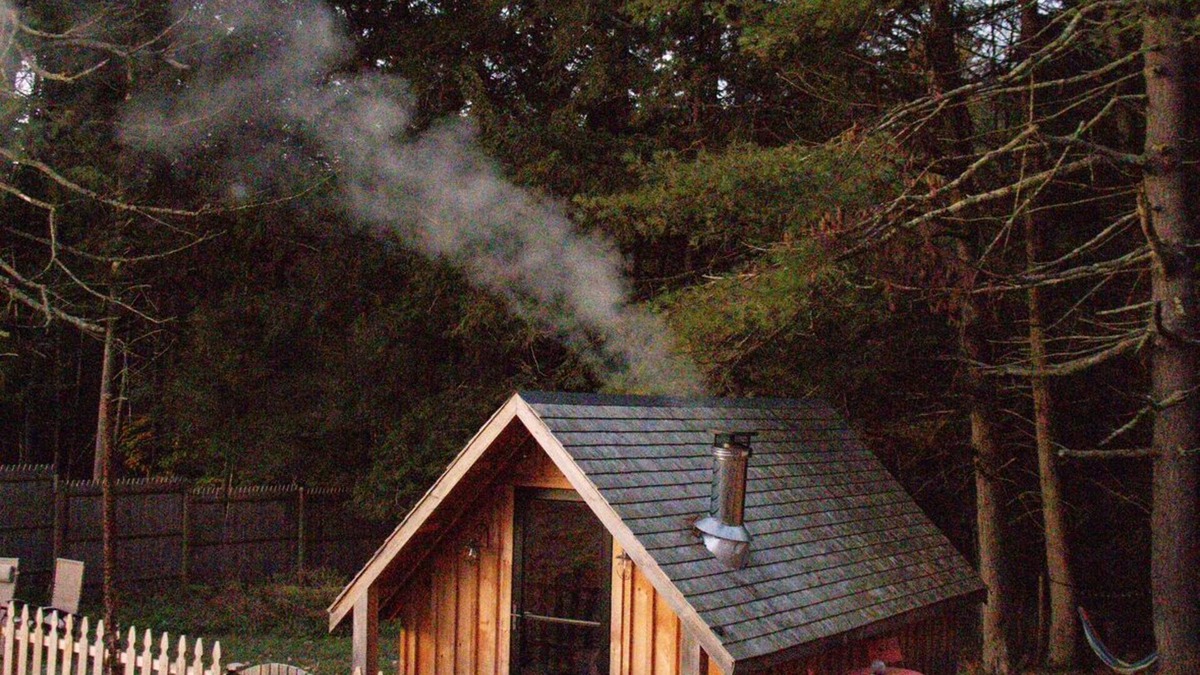 Tunbridge Cottage | Clem’s Cottage in the sheep pasture