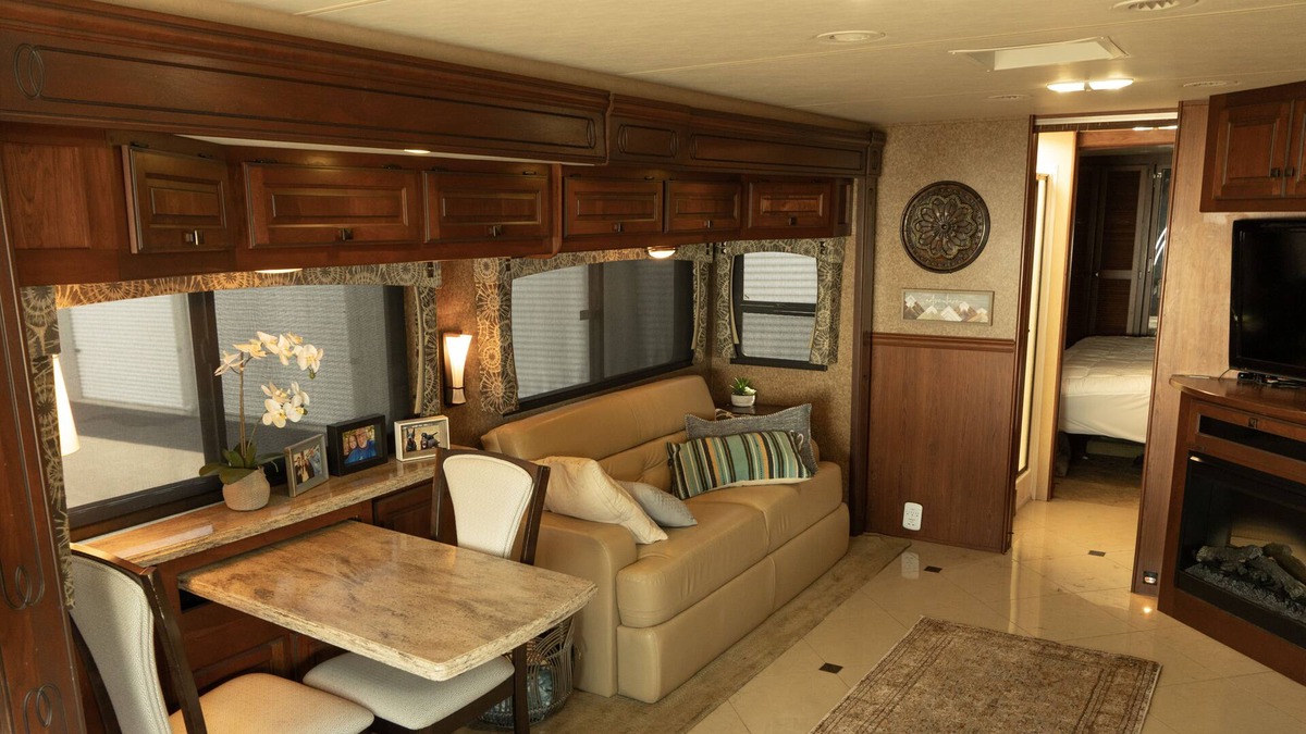 Pendleton House | Clemson Football Games! We have a beautiful class A coach that’s minutes away!