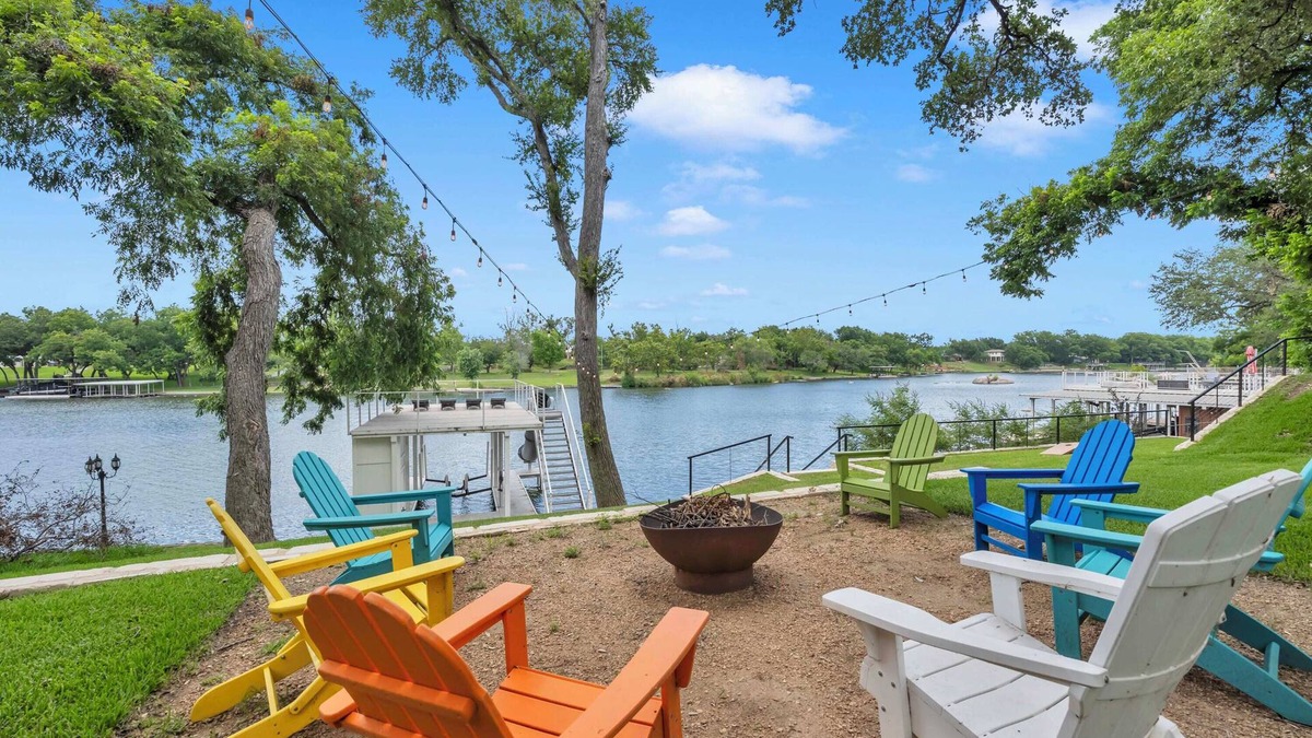 Burnet House | Clen Oak Lodge-Open water home w/dock & slide!