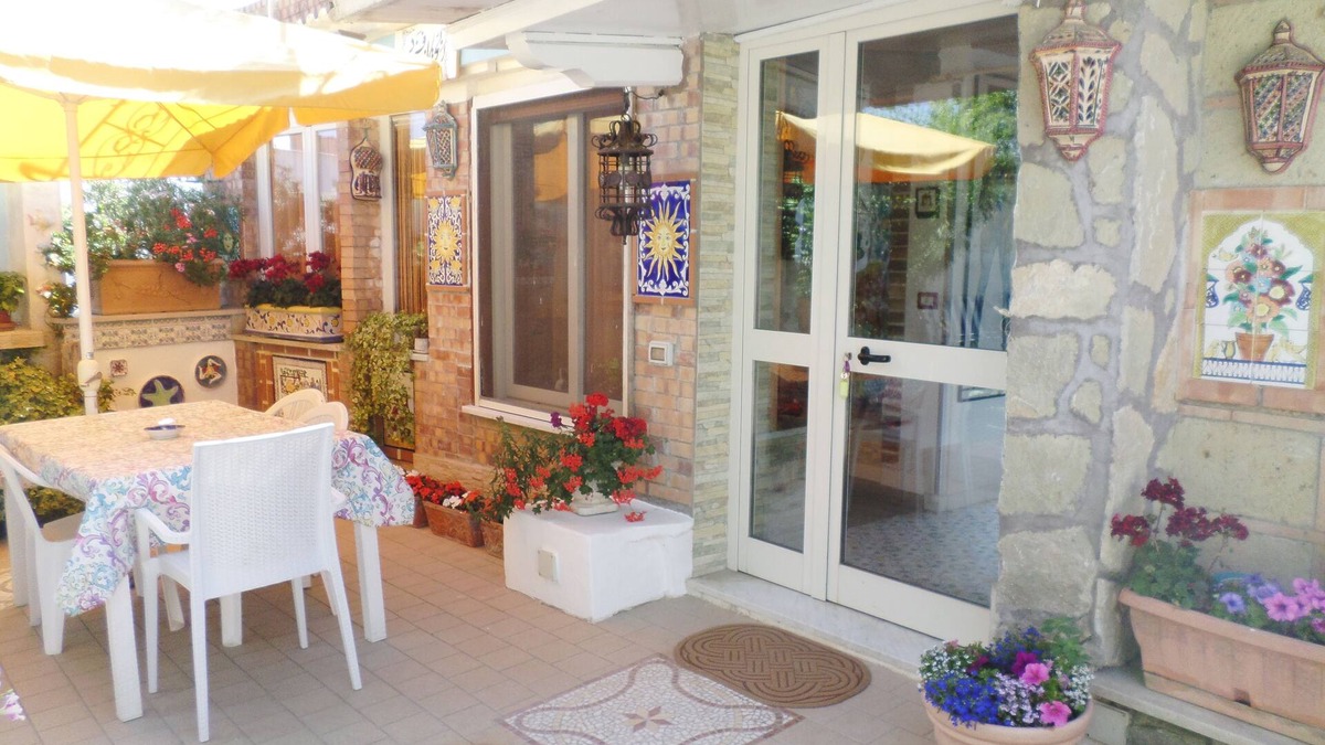 Sant'Agata sui Due Golfi Apartment | Cleopatra: holiday home with terrace, Sorrento and Amalfi coast