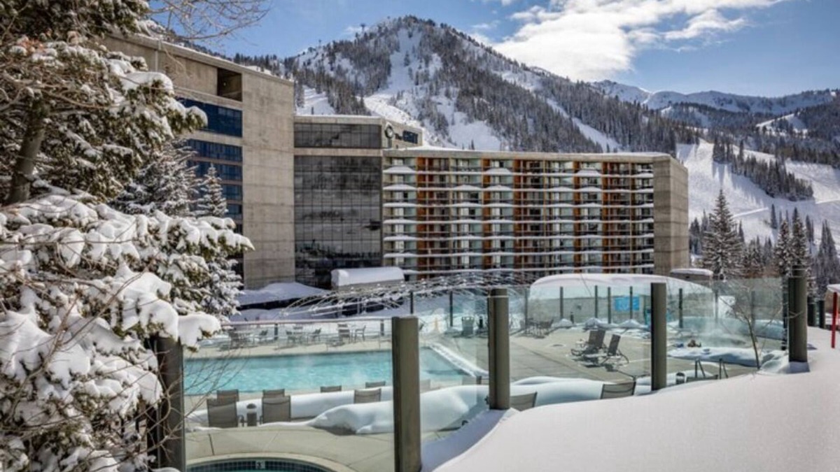Salt Lake Mountain Resorts Cabin | Cliff Club, Snowbird, UT, sleeps 2-6, one week only March 13-20, 2026nPlus spa