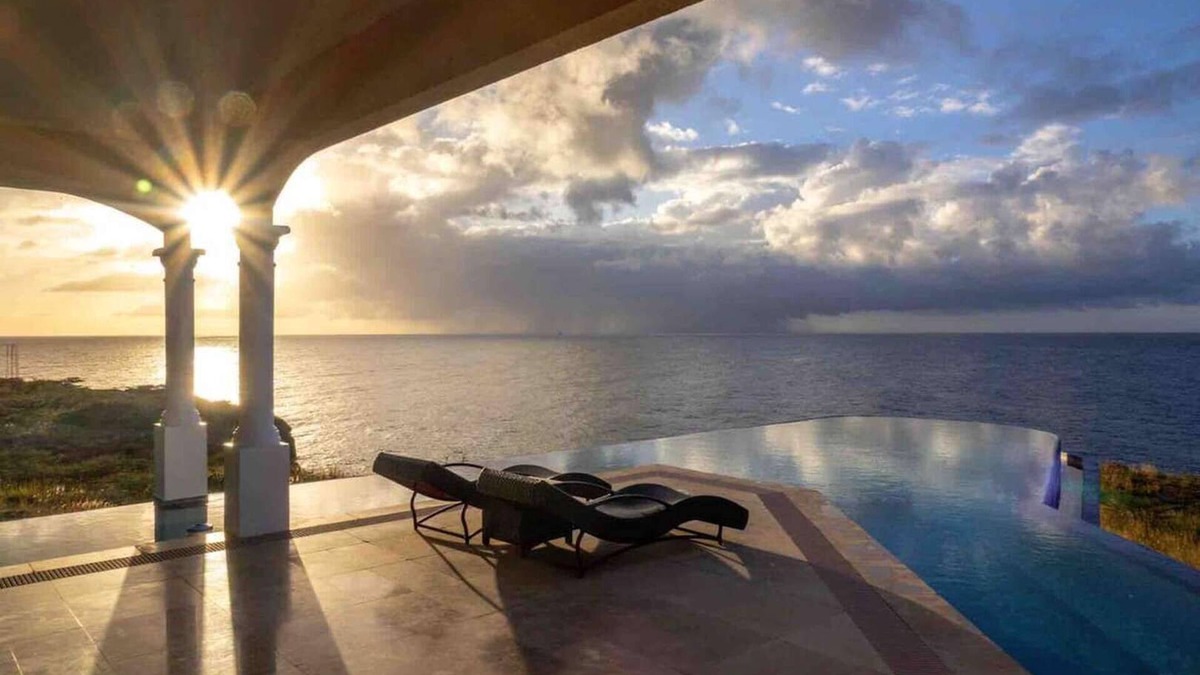 Sabana Westpunt Villa | Cliff Villa Luxury villa