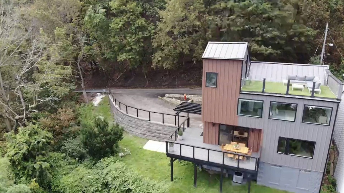 South Side House | Cliffside Contemporary With Spectacualr City Views