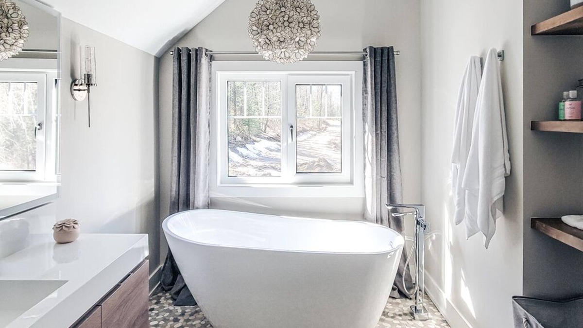 Novar House | Cliffside Retreat - Cozy Chic Getaway, Exceptional Privacy & Nature Views