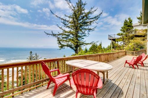 Oceanside House | Cliffside Serenity