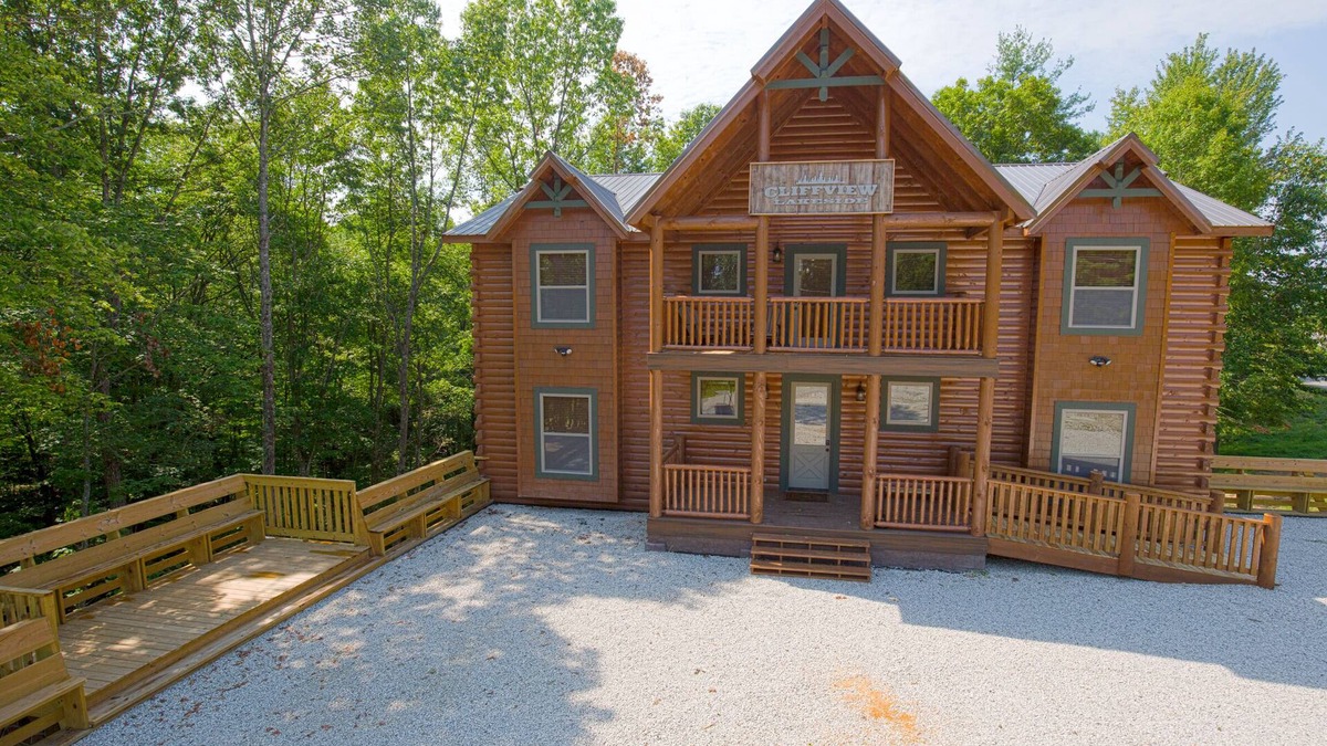Primrose Cabin | Cliffview Lakeside - 12 BR Lodge at Cliffview Resort