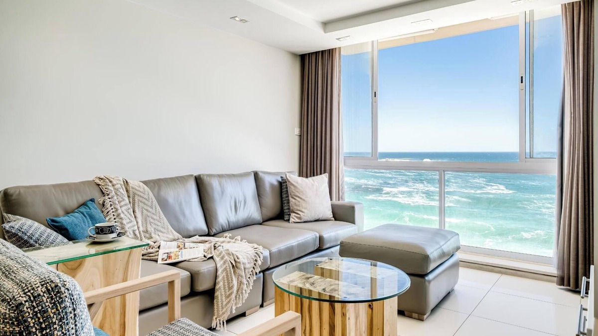 Clifton Apartment | Clifton Apartment w Direct Beach Access Marella