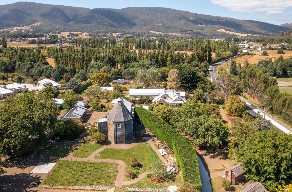 Huonville Bed & Breakfast | Clifton Homestead