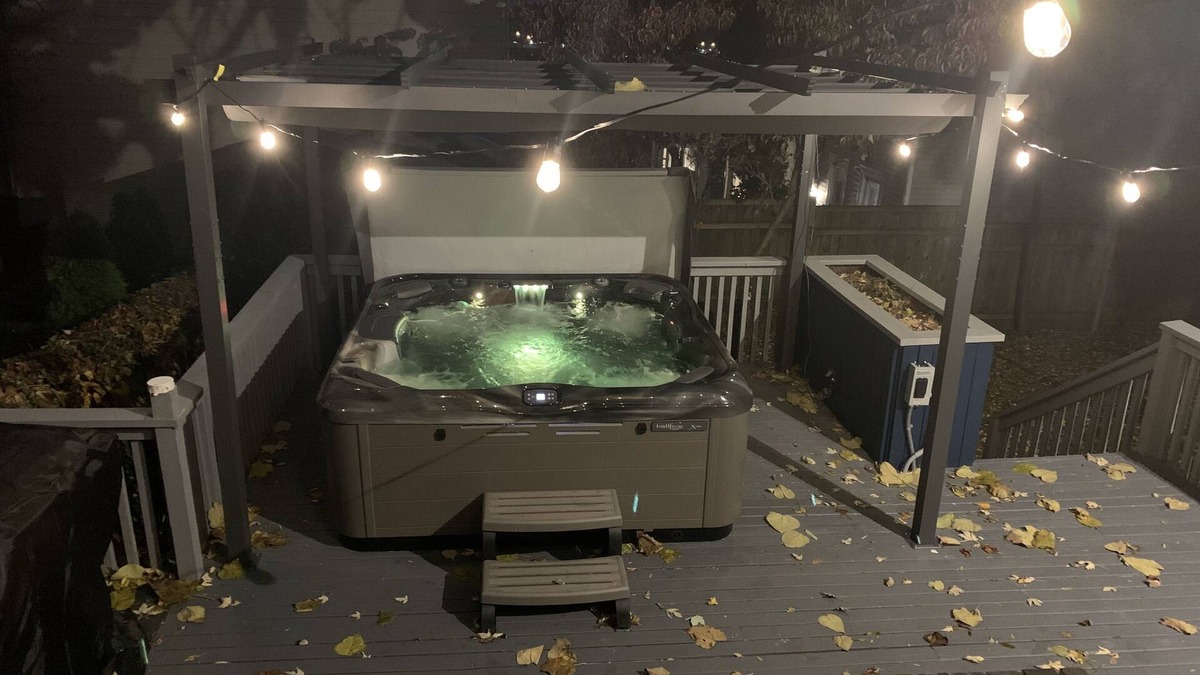 CUF House | Clifton Scenic Lodge 3BR 2BA: Private Hot Tub, Spacious Patio, Offstreet Parking