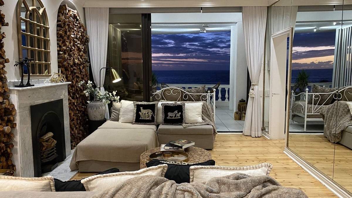 Plumstead Apartment | Clifton YOLO Spaces - Clifton Beachfront Dream