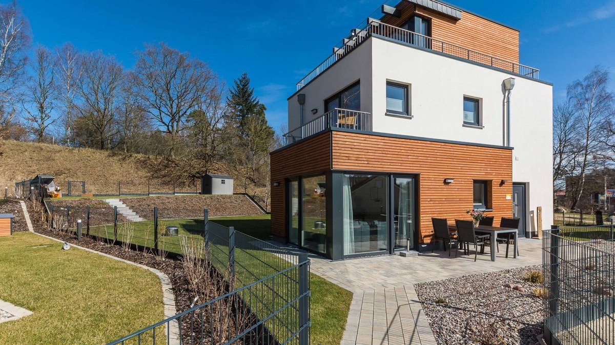 Krakow am See House | Climatic health resort - 5* vacation home - fireplace, sauna, lake, 110m² - Ferienhaus Am Wall
