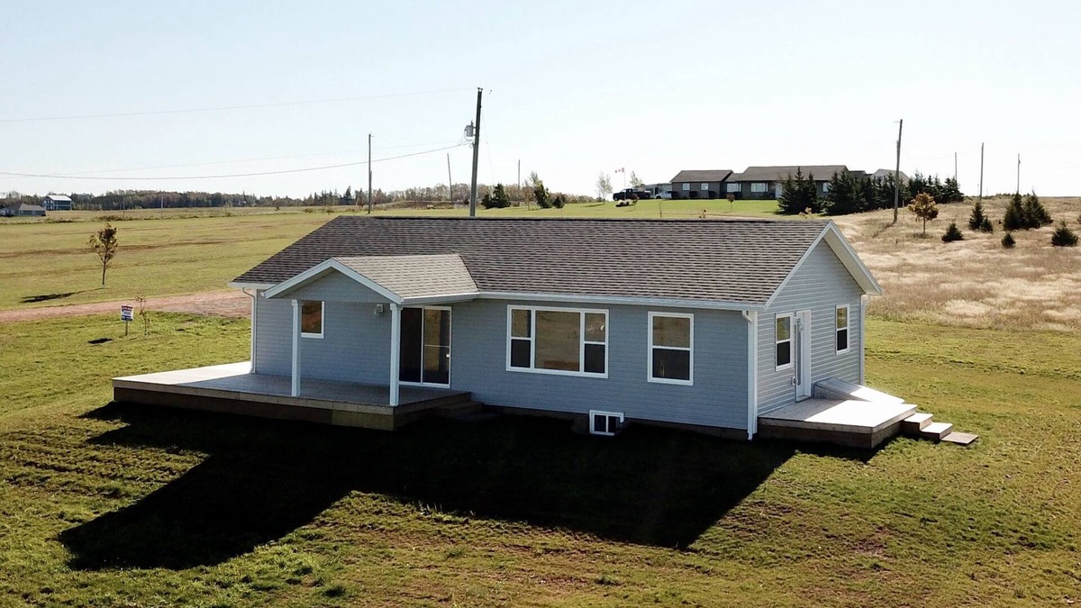Clinton House | Clinton Sunset Retreat ! 3 Bedrooms 2 Bathrooms. 180 degree water views!