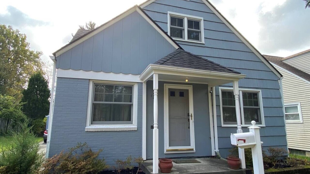 Clintonville House | Clintonville Charmer | Walk to Great Restaurants!