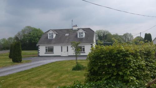 Corrandulla House | Cloonboo Lodge With Tours Sleeps 12