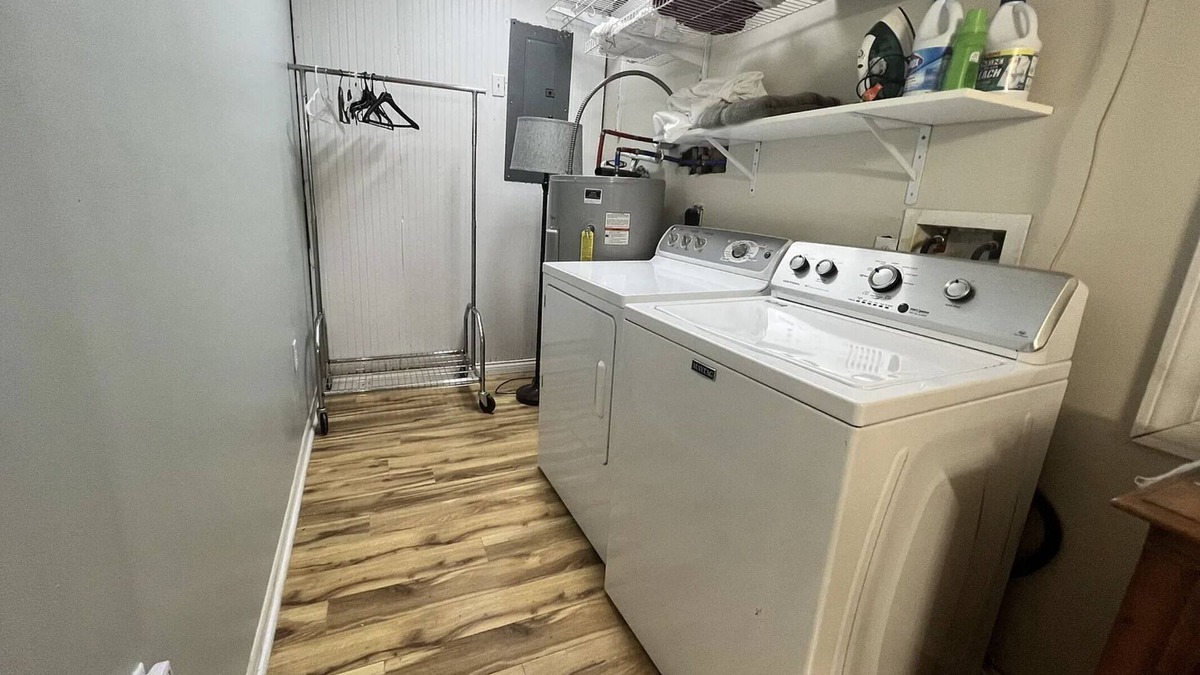 Nancy Apartment | Close Lake Access Countryside Suite