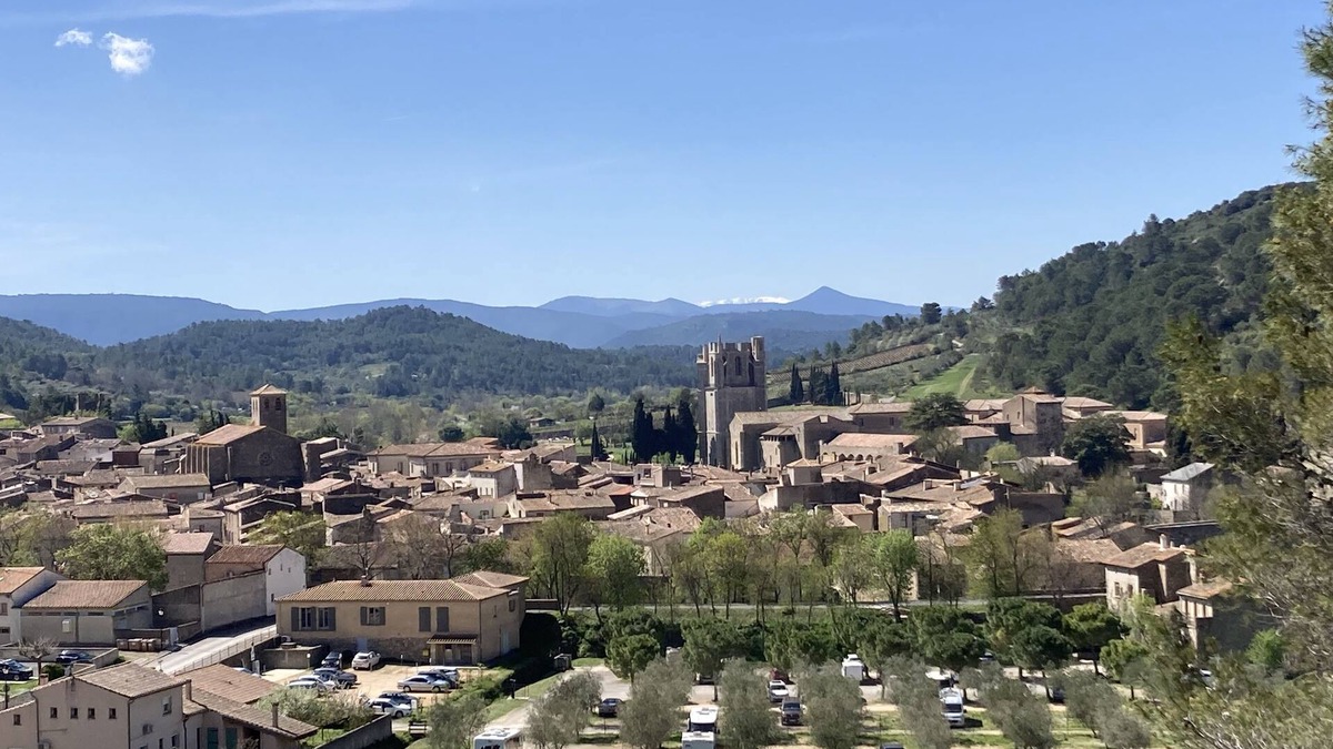 Montbrun-des-Corbieres Villa | Close to Carcassonne! Luxury villa, private heated pool, jacuzzi, privacy, air conditioning