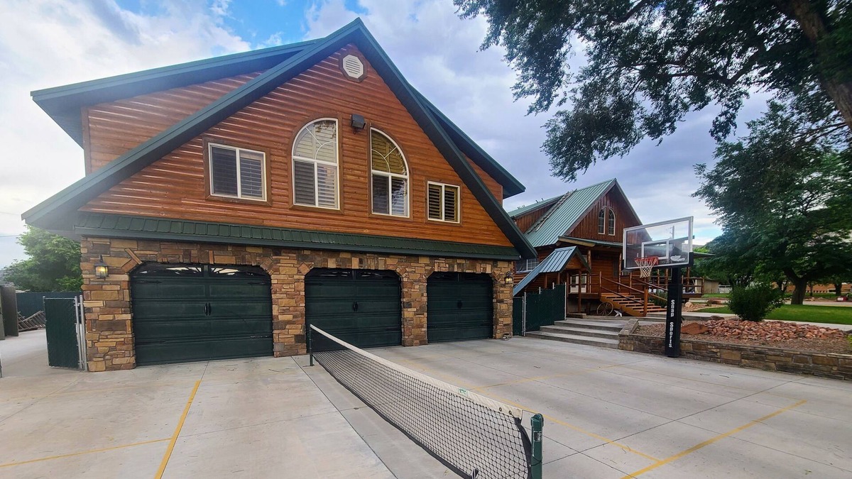 Parowan Cabin | Close to 5 National Parks & Brian Head Ski Resort