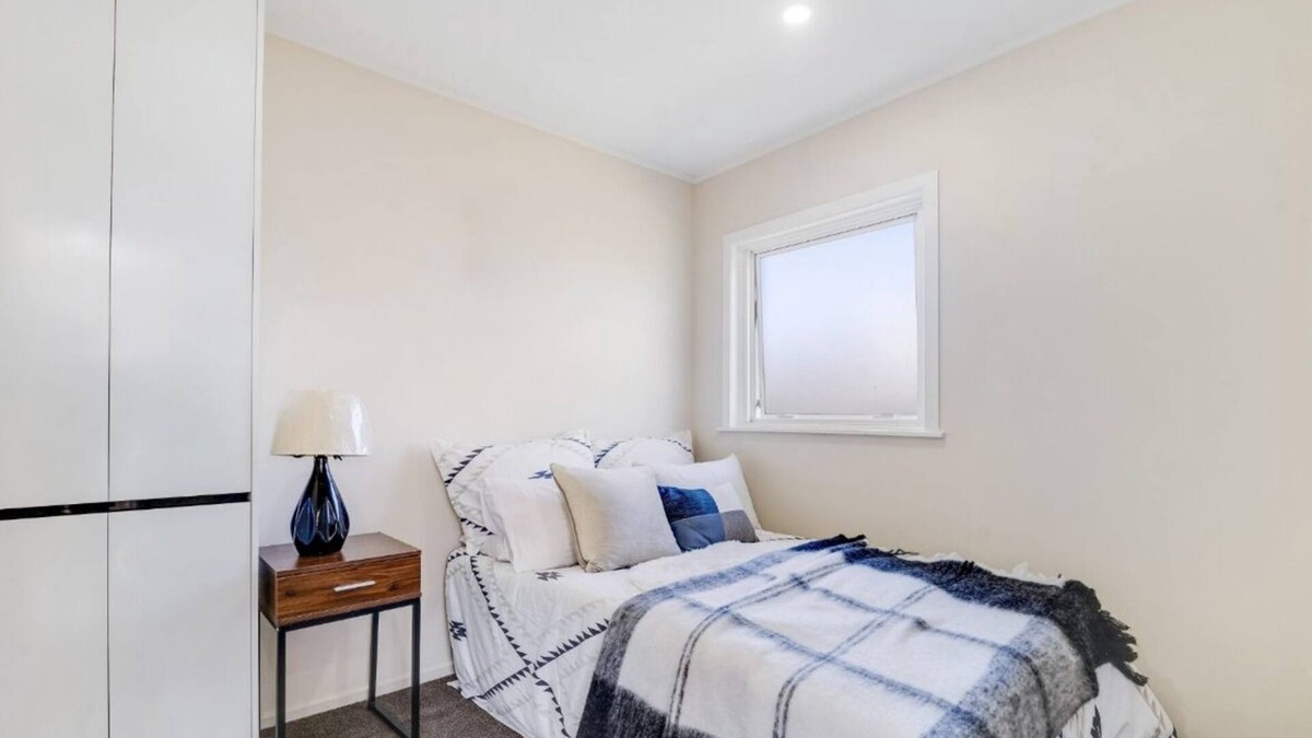 Papatoetoe House | Close to airport and motorways and shipping