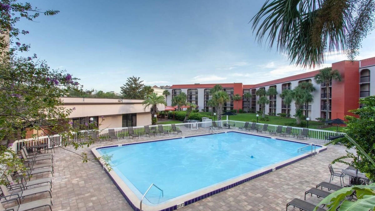 Florida Center Hotel | Close to Attractions! Comfy Unit, Pool, Shuttle to Parks, Parking, Breakfast