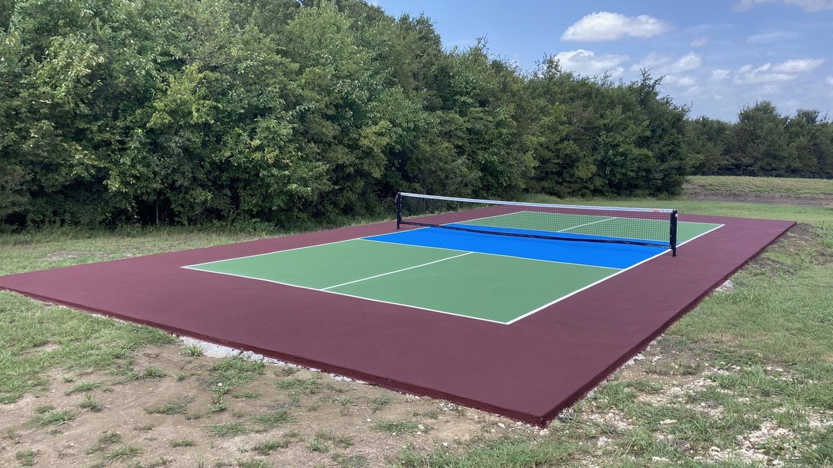 Lorena House | Close to Baylor & Silos: 3 BR Home Pickleball Court, Ping Pong Table & Barn