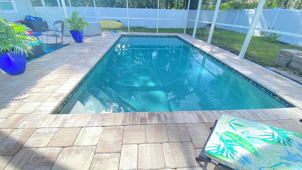 South Venice House | Close to beach hot tub heated pool fenced yard carport pets near Englewood