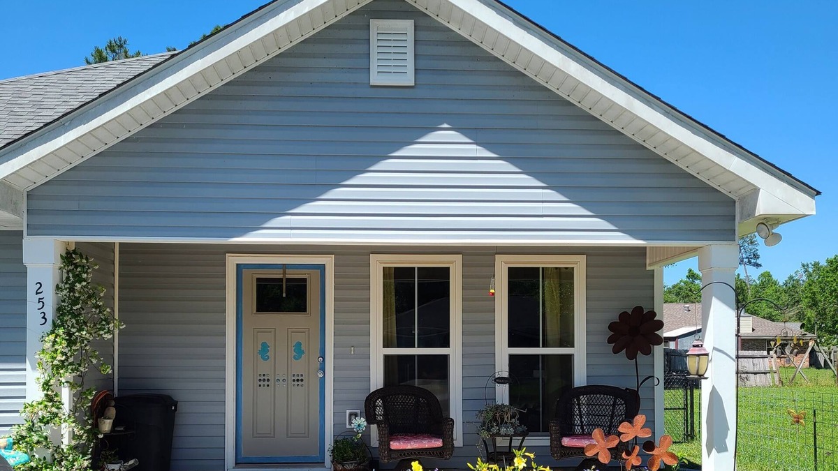 Bay St Louis Apartment | Close to Beach. Look for last minute booking deal! Too many amenities to list!