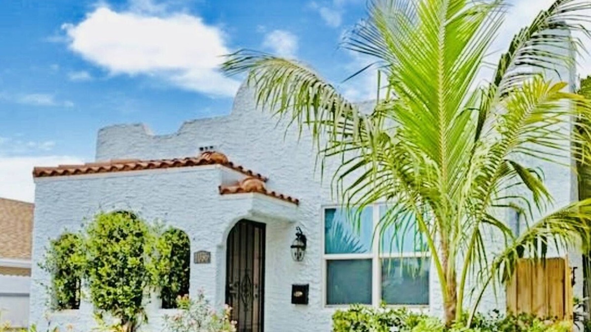 Southwest House | Close to beach & shopping & airport Charming Mission Style Home built in 1926.