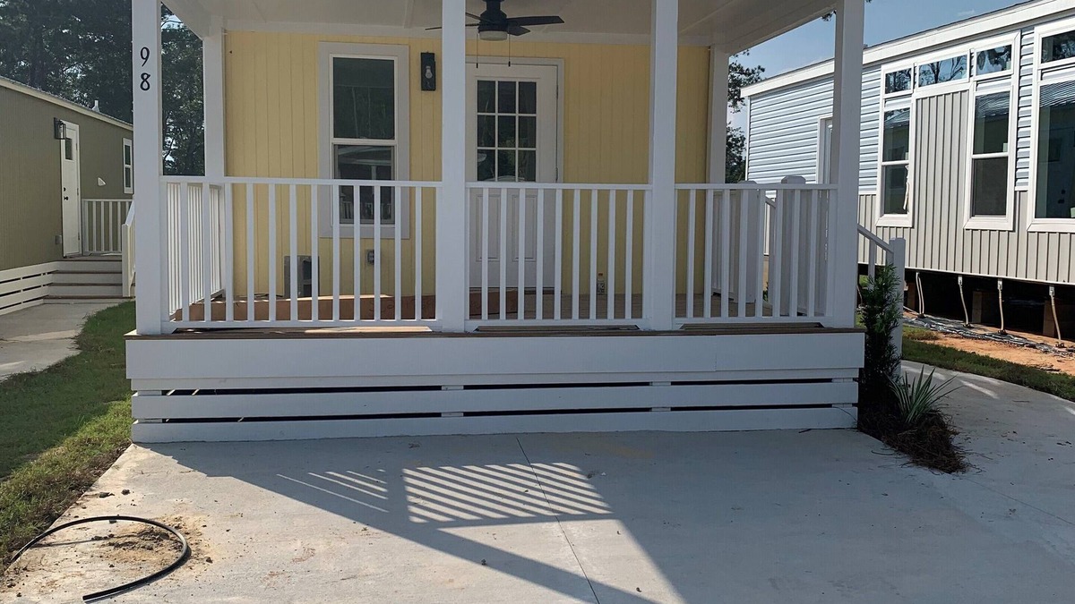 Freeport Cottage | Close to beaches, minutes away from 30An10J Deluxe Cottage