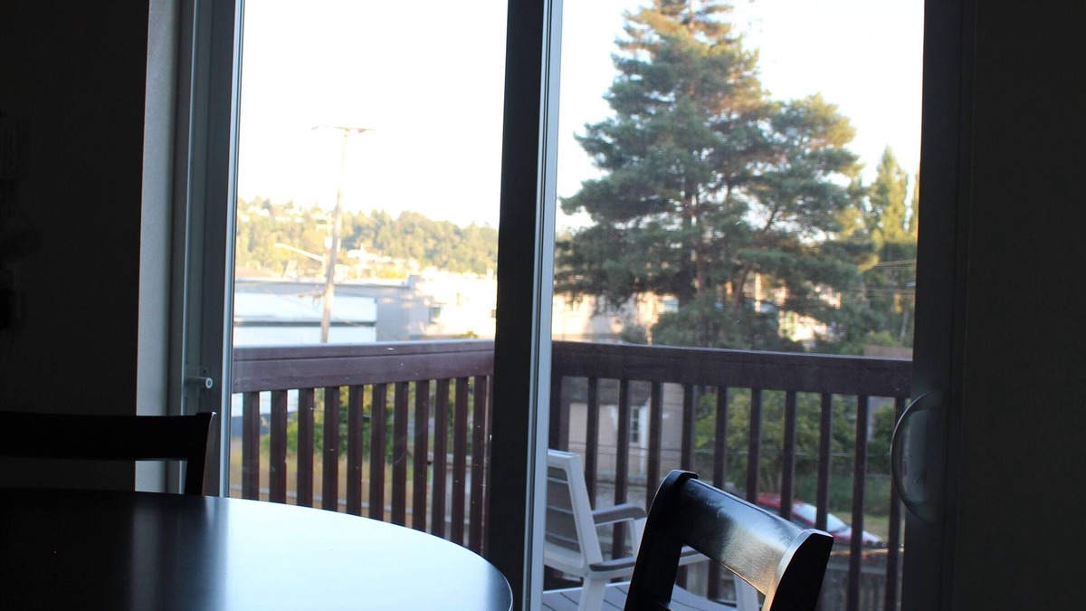 Coos Bay Apartment | Close to beaches, trails, fishing