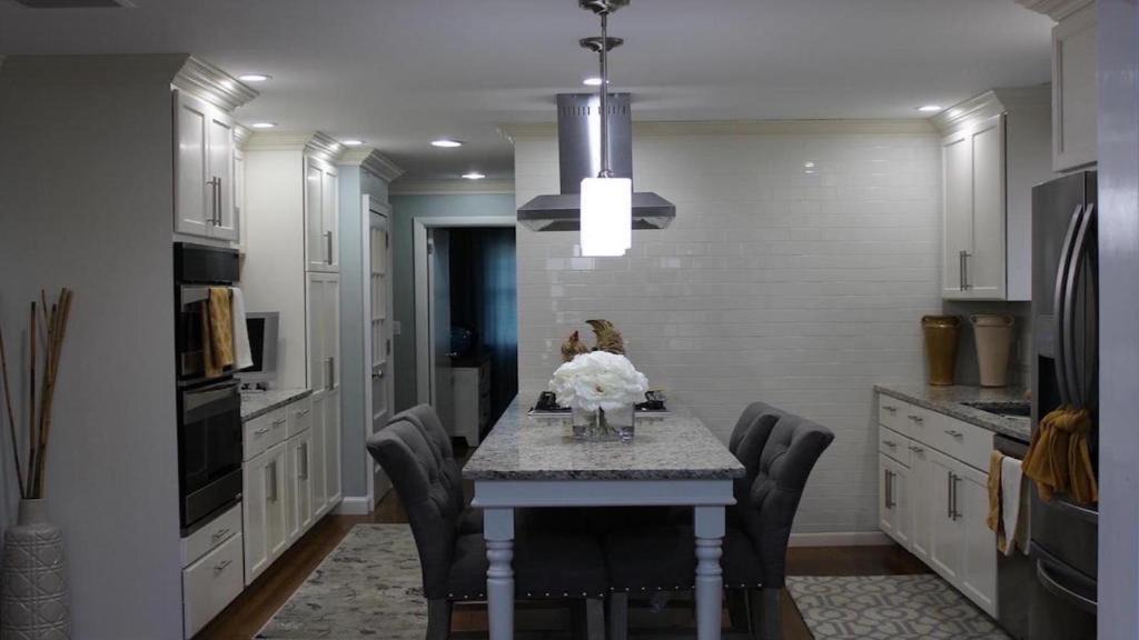 Marlborough House | Close to BOSTON 5Beds2bath w/ Parking and Laundry