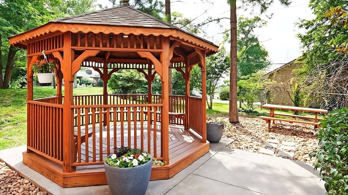 Ashley Oaks House | Close to Concord Park! Pet-friendly Suite with Private Kitchen! Parking, Gazebo!