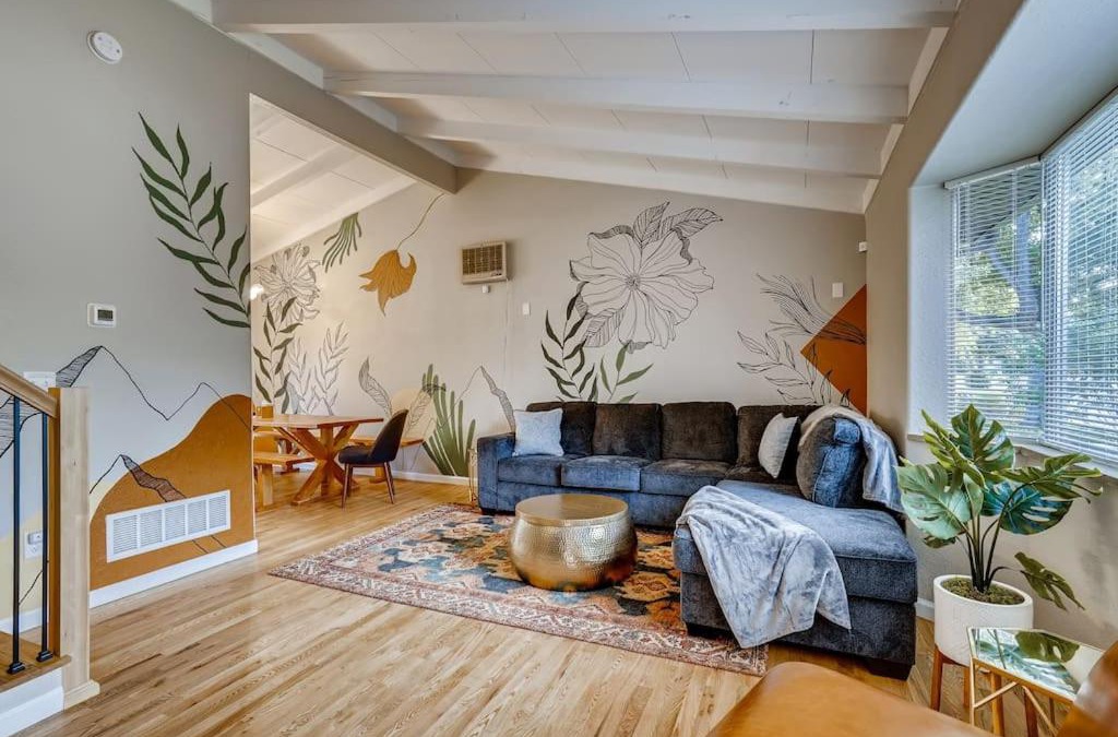 Arvada Plaza Area House | Close to Denver & Golden - Perfect for Groups