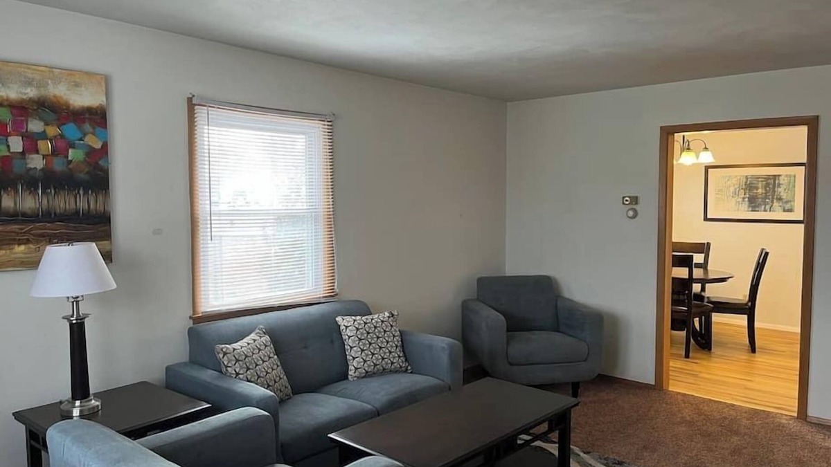 Springfield Apartment | Close to Downtown - 2 queen beds