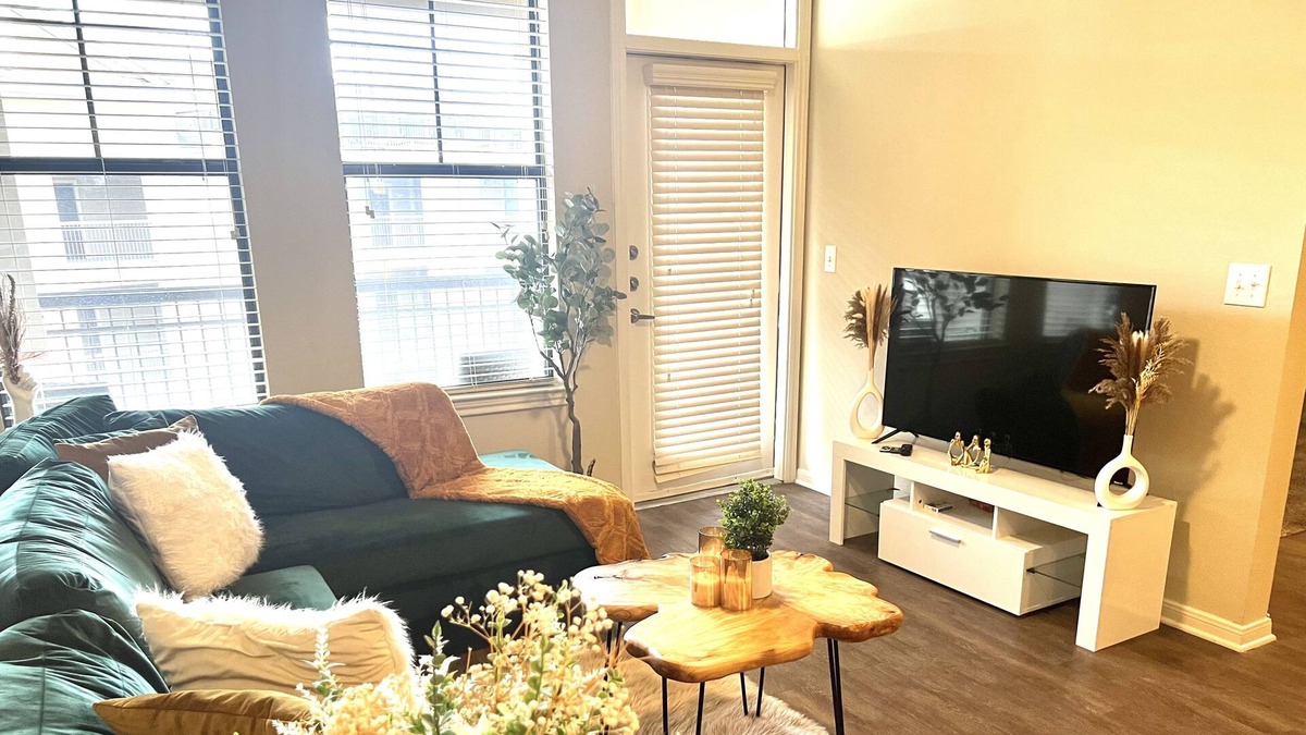 Lazybrook/Timbergrove Apartment | Close to downtown Houston: free gated parking